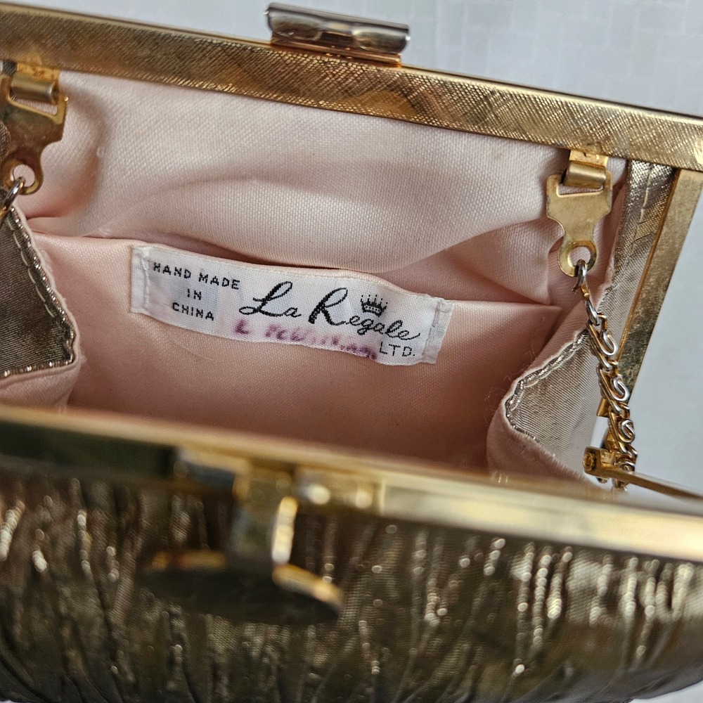 Vintage 60s La Regale Gold Metallic Evening Crossbody Hand Made Gold Chain Prom - Picture 4 of 9